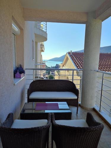 Trebesinj Apartment | Apartment Provence