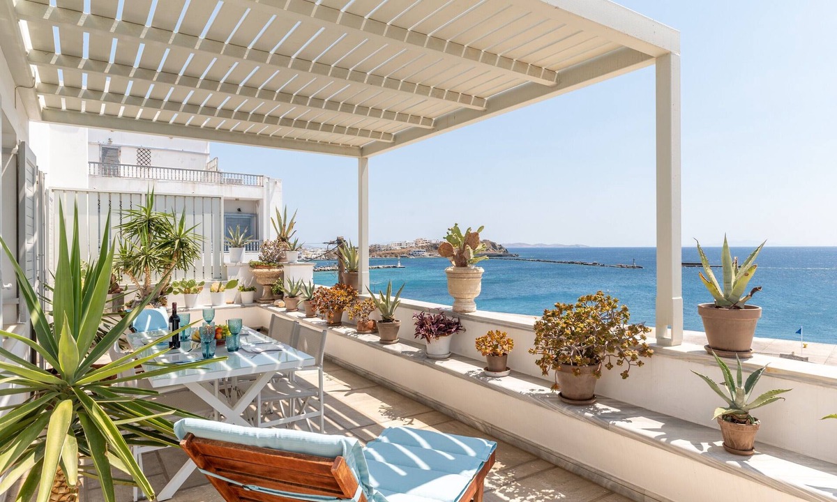 Tinos Town Apartment | Apartment 'Sea Horse 2 Tinos' with Sea View, Wi-Fi and Air Conditioning