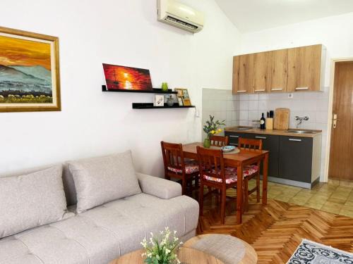 Golubovina Apartment | Apartment Tri Vile
