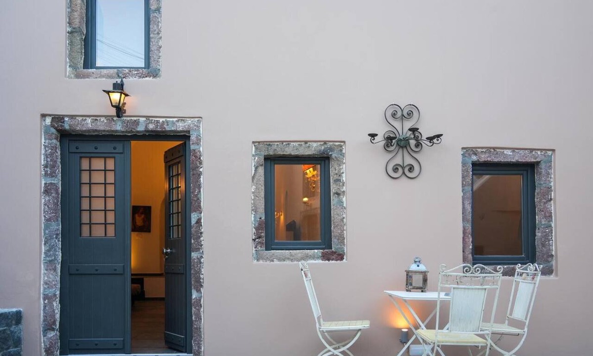 Emporio Apartment | Apartment 'Two-Bedroom' with Wi-Fi and Air Conditioning