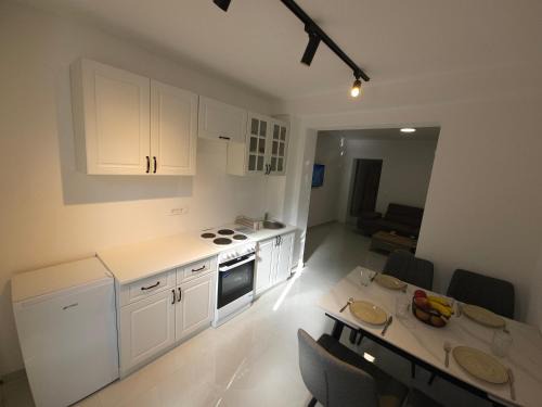 Maini Apartment | Apartment Under the Palm tree III
