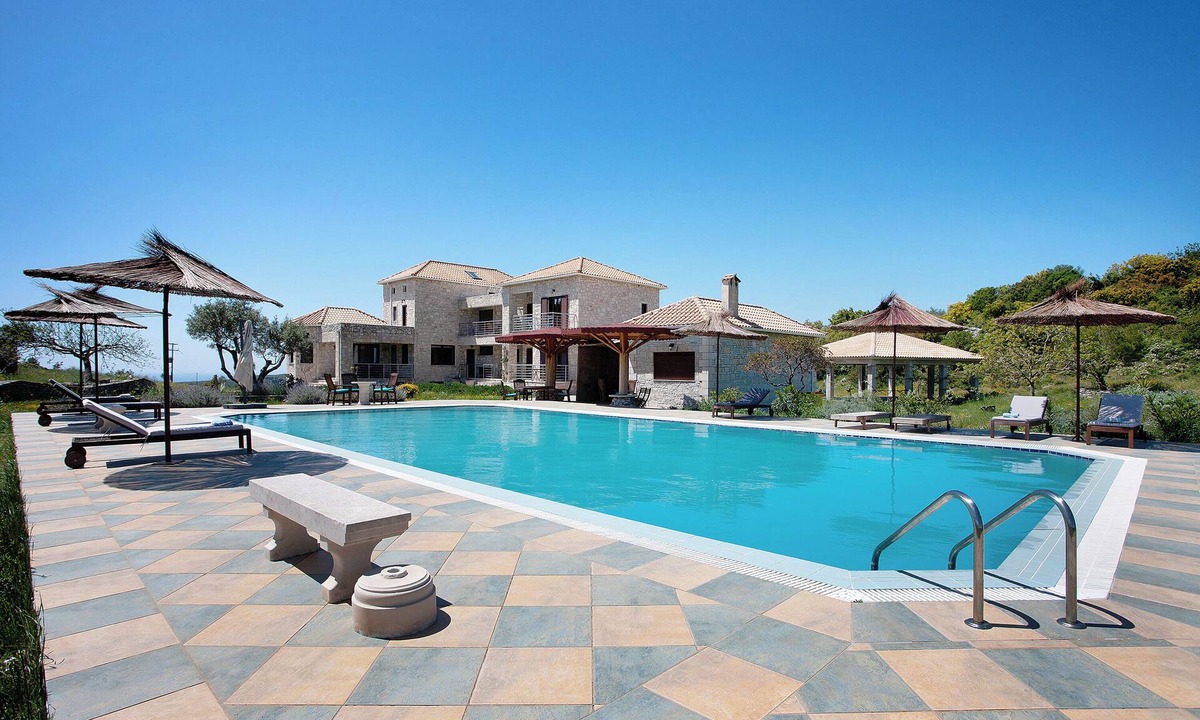 Volimai House | Apartment 'Wild Fig Retreat Alati' with Shared Pool, Wi-Fi and Air Conditioning