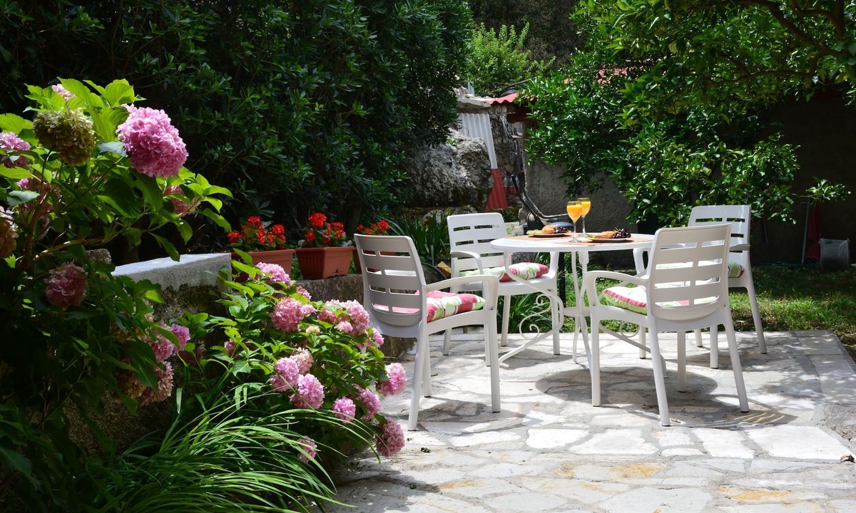 Dobrota Apartment | Apartment with garden