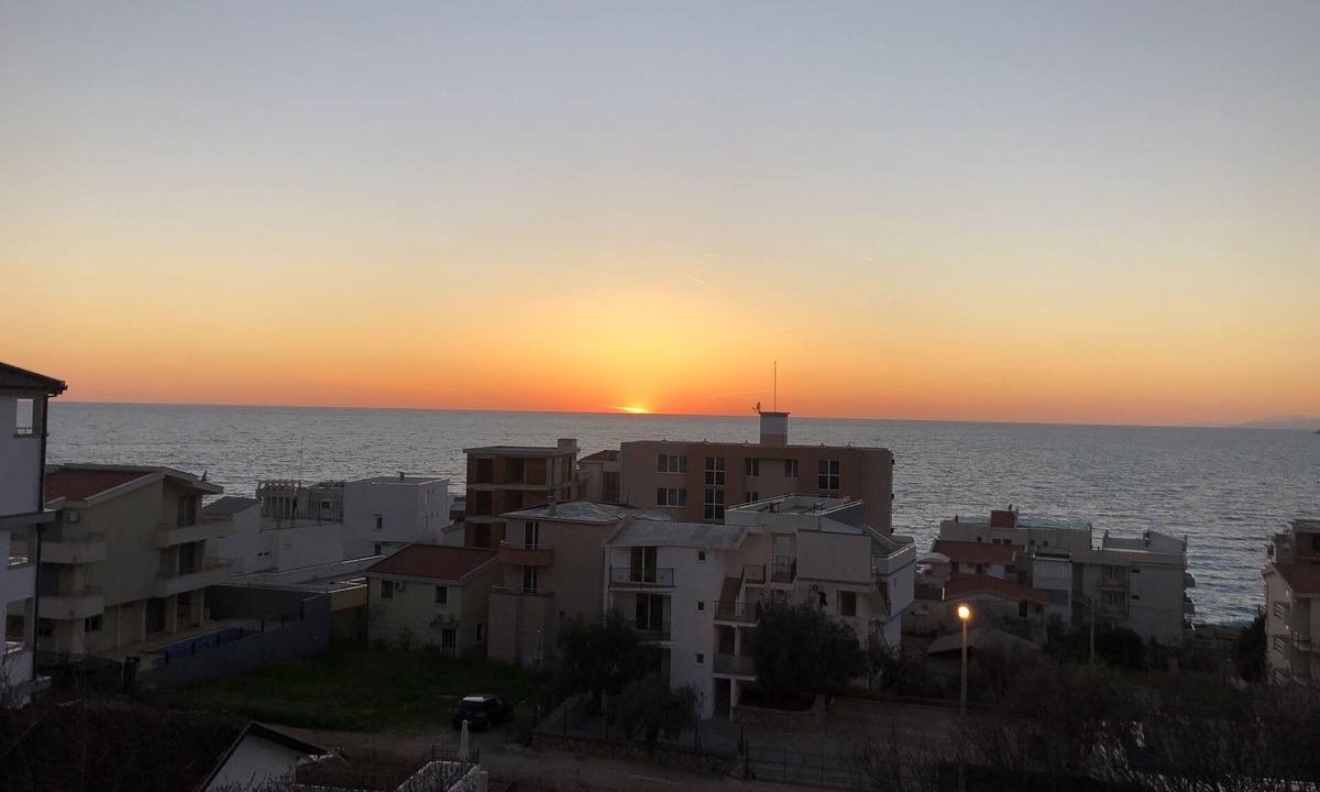Dobra Voda Apartment | Apartment with sea view and 3-minute walk to the beach