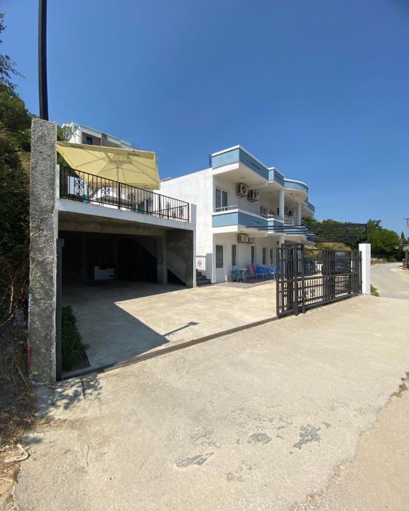 Gjerana House | Apartments Ajdin