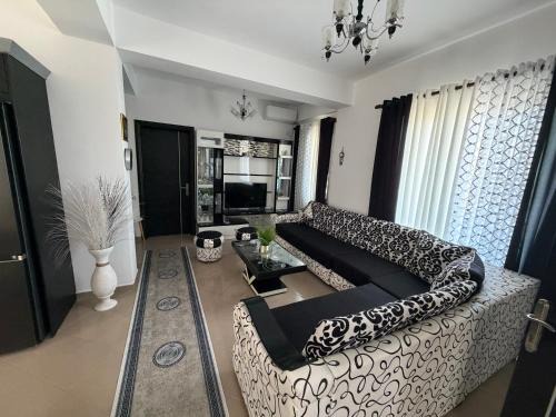 Qafe e Gjashtes Apartment | Apartments by Estia