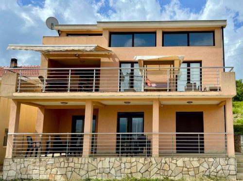 Radovici Apartment | Apartments Camilla