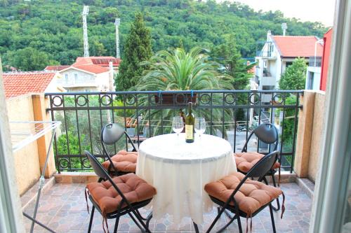 Petrovac Apartment | Apartments Djedovic