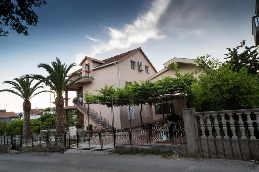 Mrcevac House | Apartments Pavićević