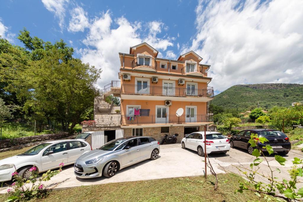 Mrcevac Apartment | Apartments Pelle