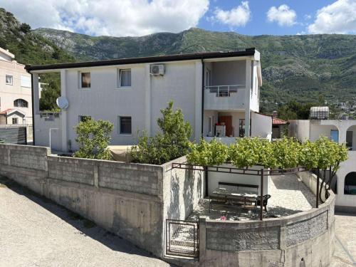 Sutomore House | Apartments Sole1