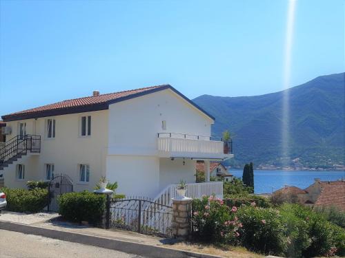 Dobrota Apartment | Apartments Sonja