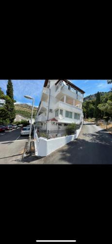 Sveti Stefan Apartment | Apartments Sveti Stefan-Marko
