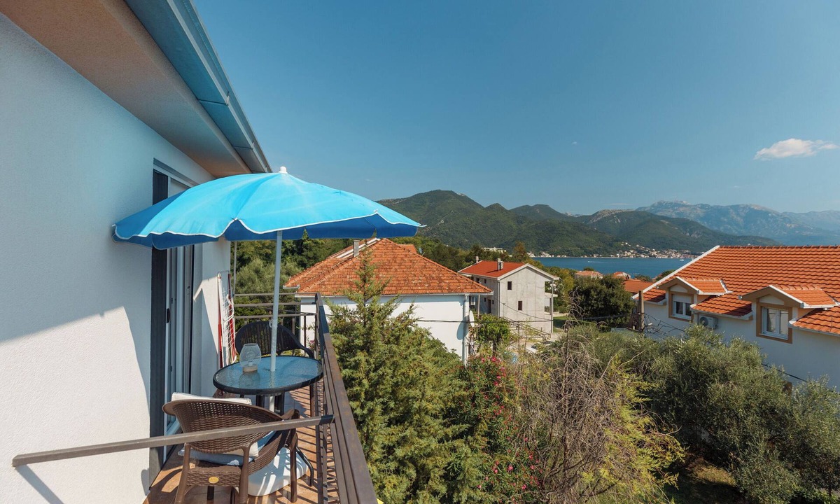 Bijela Apartment | Apartments Villa Mia (114661-A2) - Bijela