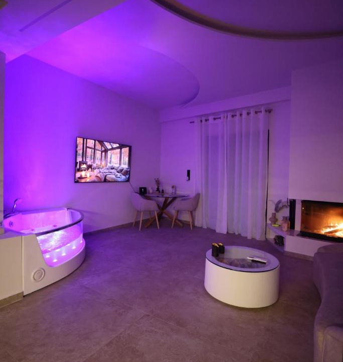 Petroupoli Apartment | Aphrodite Suite Romantic Jacuzzi & Fireplace
