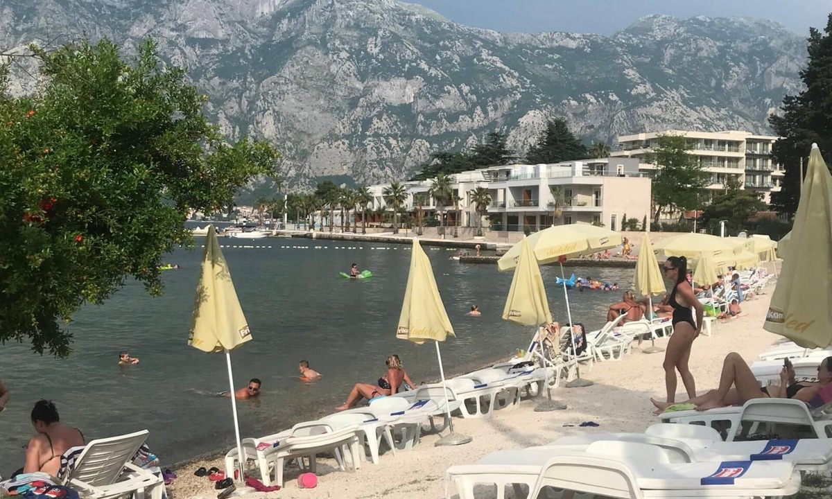 Donji Stoliv Apartment | Apt Adria, A Wonderful Location 50 meters from sea & beach with free car parking