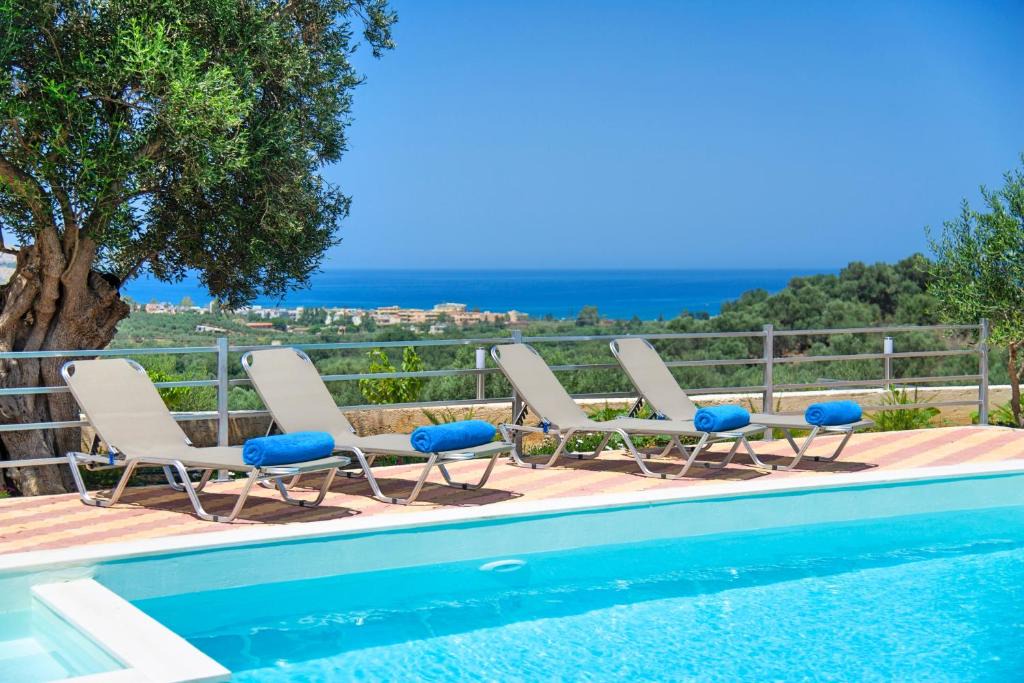 Mathes Villa | Aqua Blue Villa