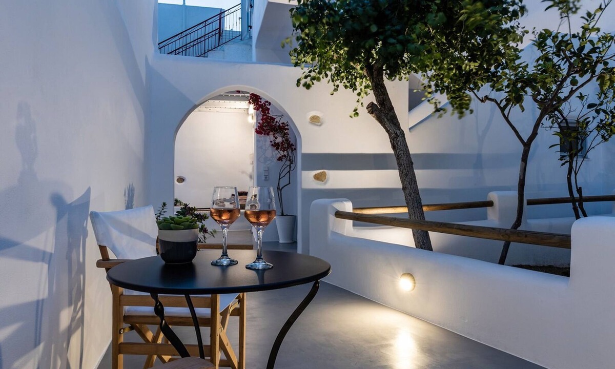 Naxos Apartment | Arch Chora Home next to the Old Castle