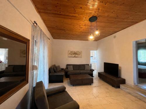 Nea Propontida House | Arches Cottage