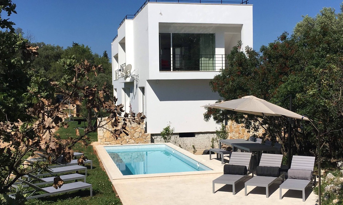 Petaleia Villa | Architect villa between the sea and mountains