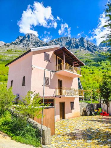 Boge House | Arditi's Villa