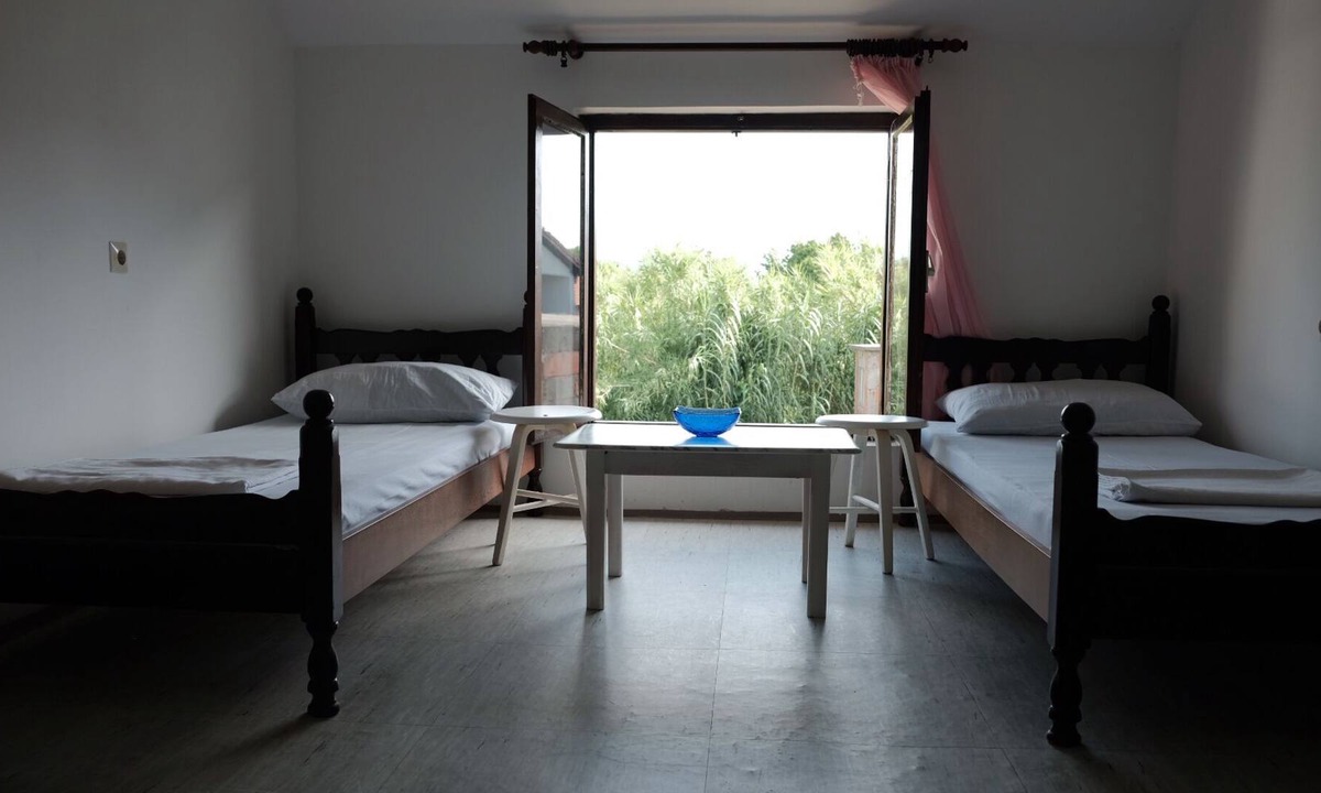 Bregvija Bed & Breakfast | Arte House - Backyard view room