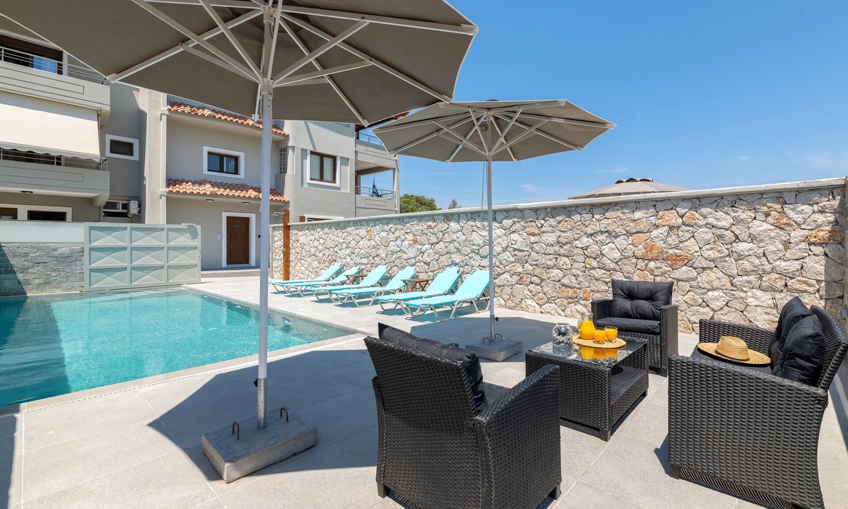 Kremasti Apartment | Artemis PoolFront Suite