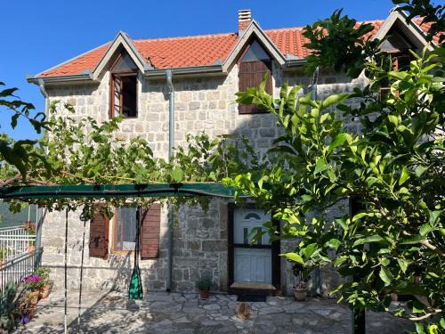 Grahovo House | Artist's House on the Mountain