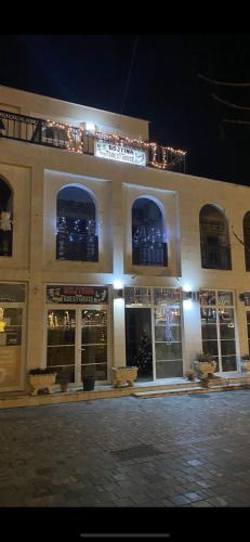 Erseke Hotel | As e vogël, As e madhe