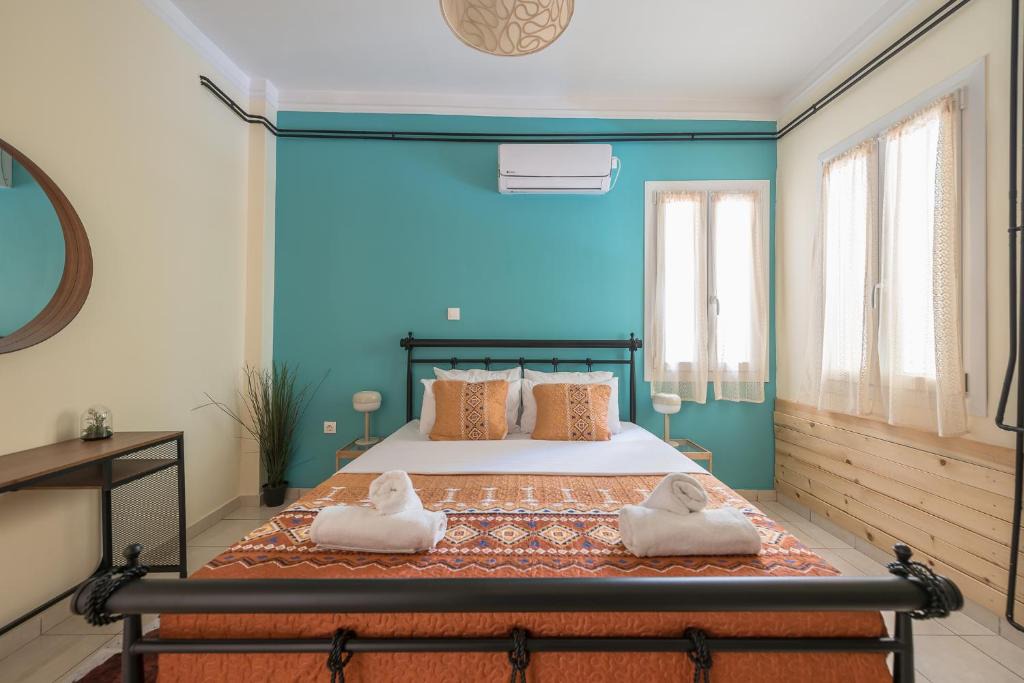 Kallithea Apartment | Athens Country House - Heated Jacuzzi - free bikes