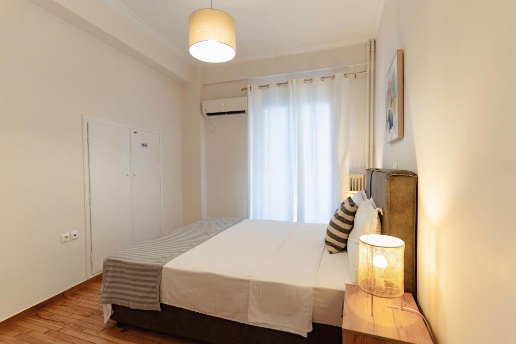 Platia Viktorias Apartment | Athens downtown apartment 2bd-2ba
