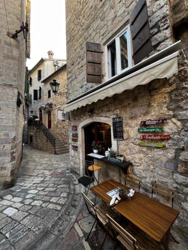 Kotor Old Town House | Athos Guesthouse