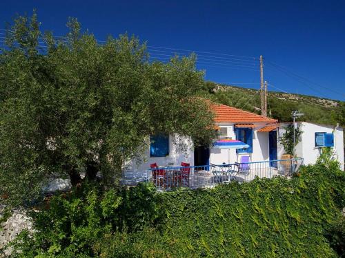 Makriotika House | Auntie's Cottage with View, near Agia Efimia