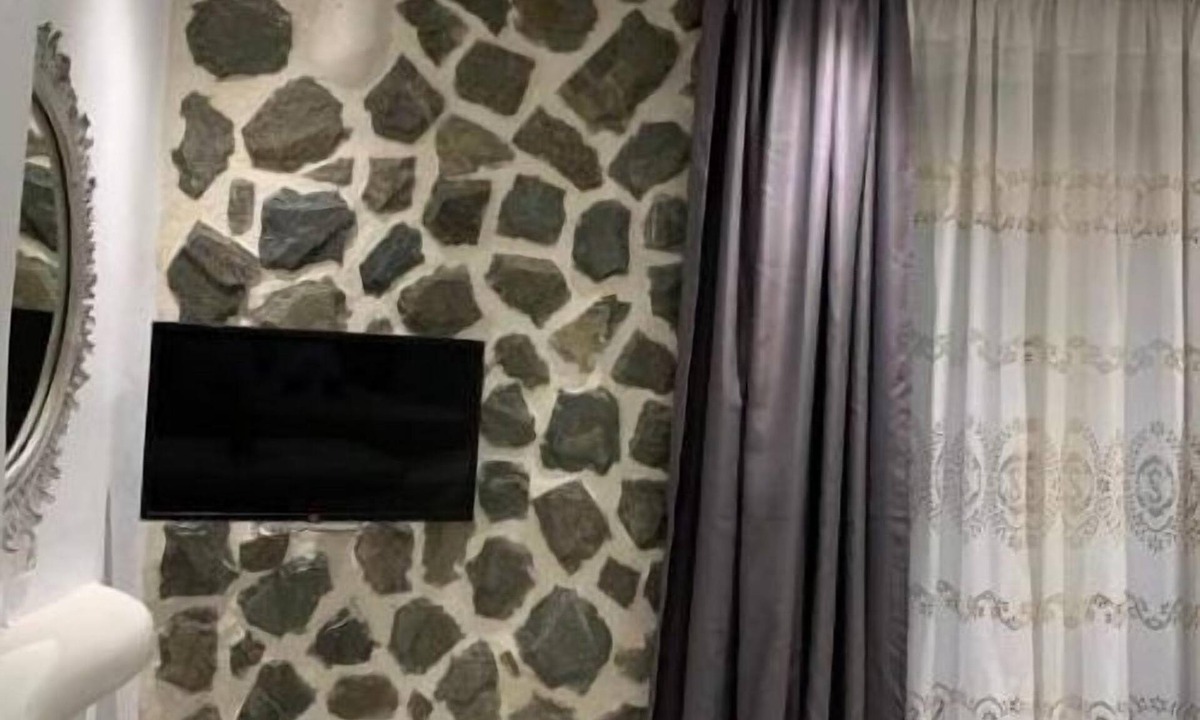 Naxos Town Hotel | AURA ROOM