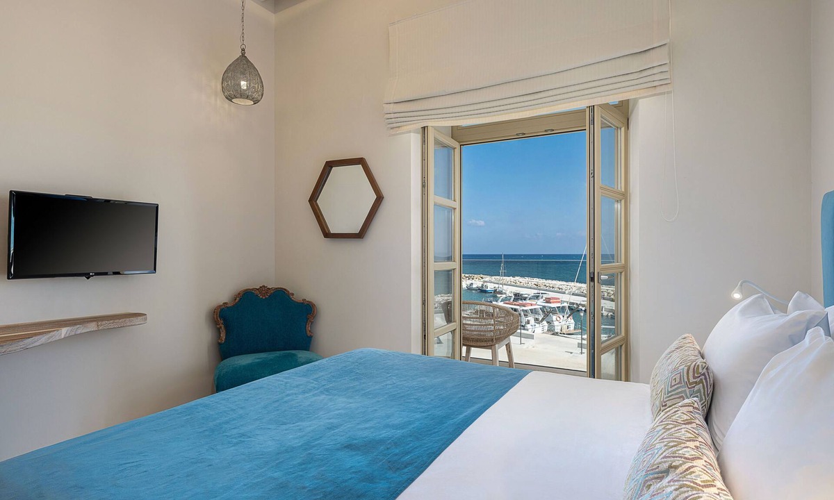 Minothiana Hotel | Avra Apartments Kolymbari Harbour