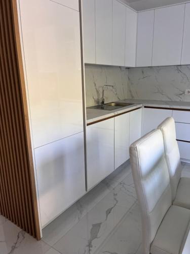 Burtaisi Apartment | BarDeluxe