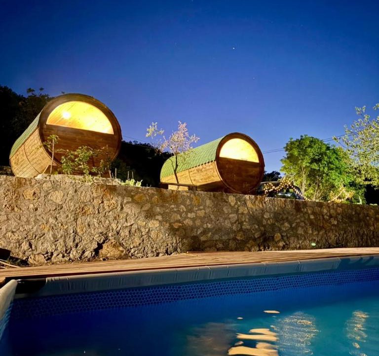Karuc Cabin | Barrel house gluhi do
