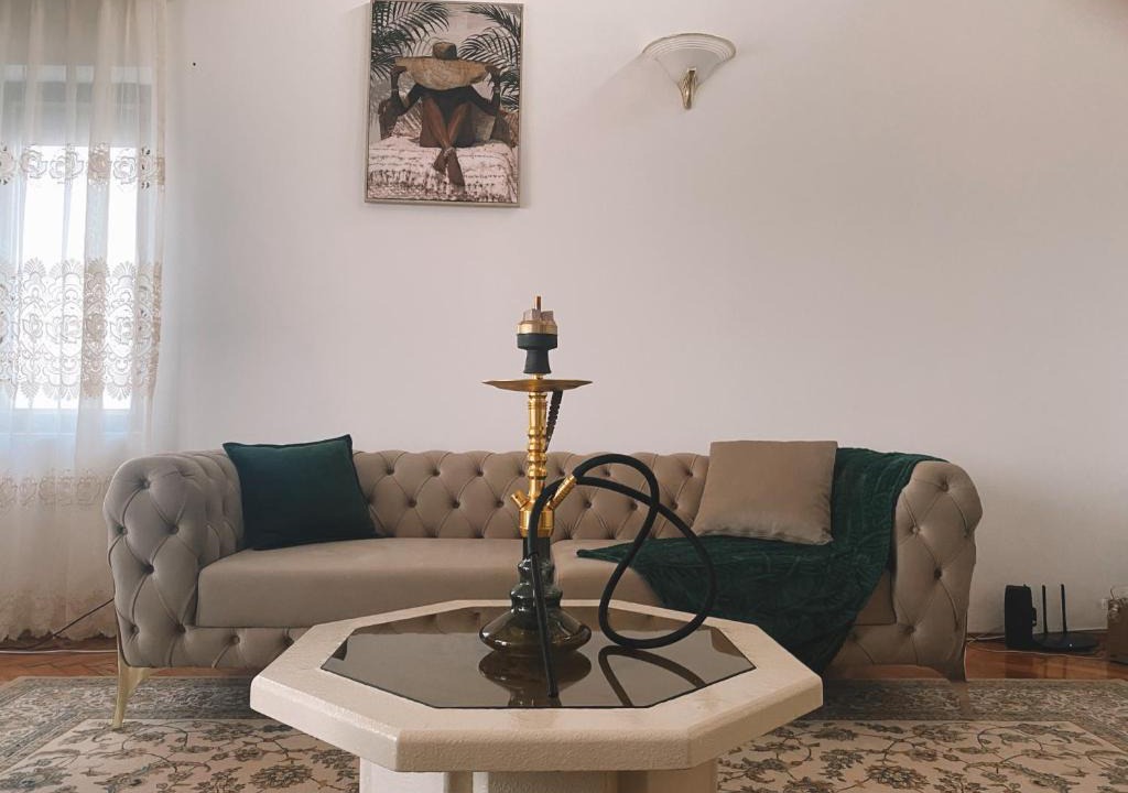 Gjerana Apartment | Beach House Bliss