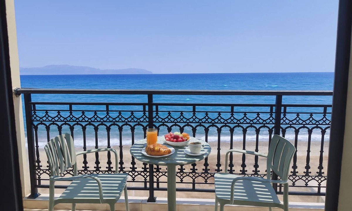 Agia Pelagia Apartment | Beachfront Panorama Aprtmnt - Kythira Seafront Gem