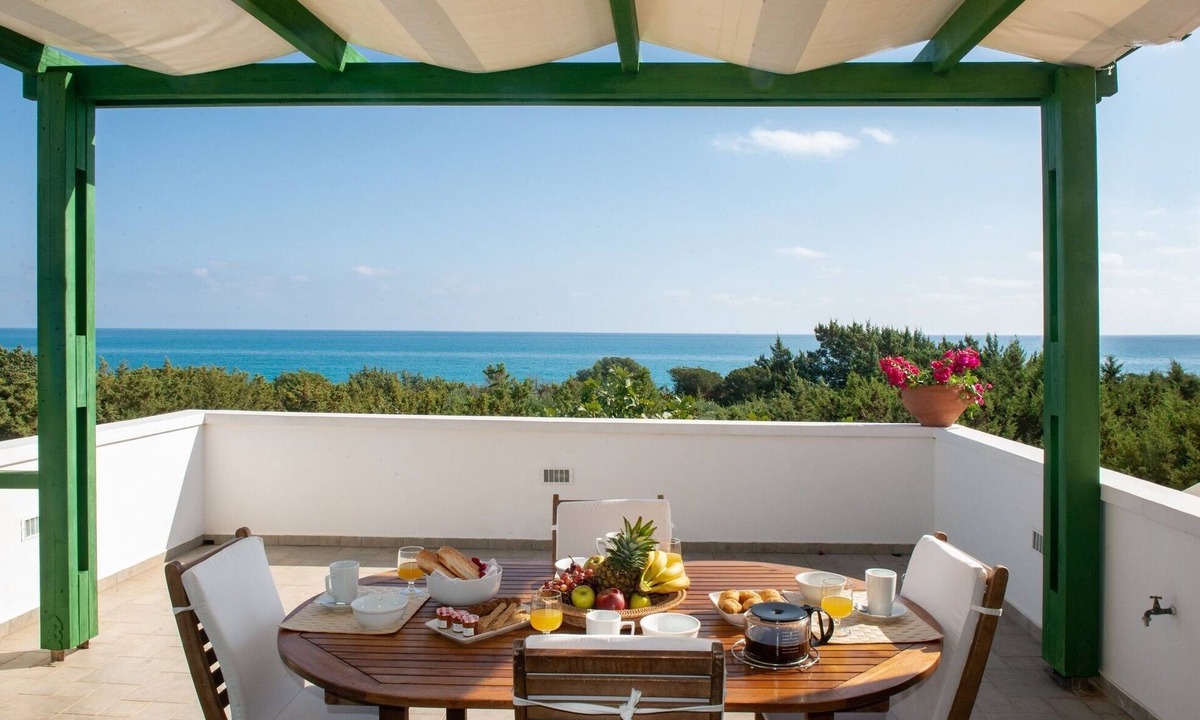 Gennadi Villa | Beachfront Villa SeaShell Superior