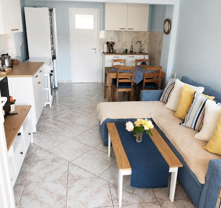 Flogita Apartment | Beachfront Villa Jordan