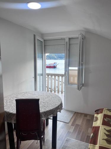 Lepetane Apartment | Beara