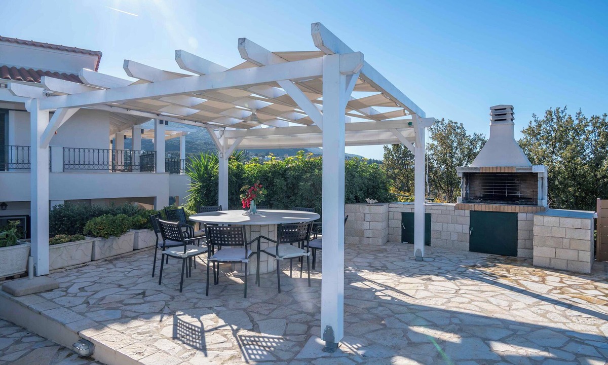 Acharavi Villa | Beautiful 4-bedroom villa with AC Panoramic View