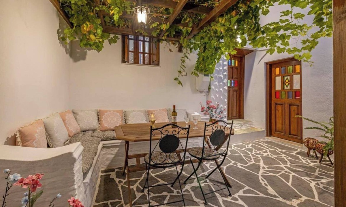 Kallithea House | Beautiful Historic 3-bedroom house in Koskinou
