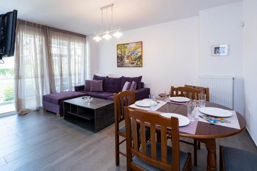 Glyfada Apartment | Beautifully renovated flat in superb location