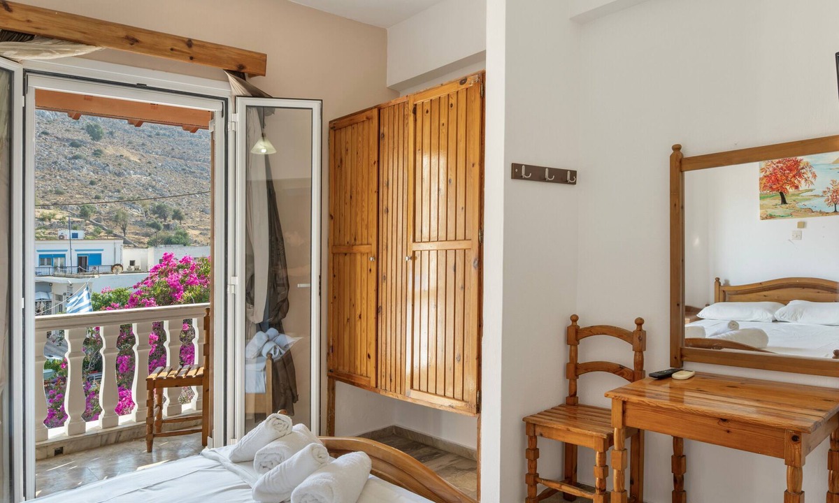 Kalymnos Apartment | Bed and Breakfast 'Room No 12' with Sea View, Wi-Fi and Air Conditioning