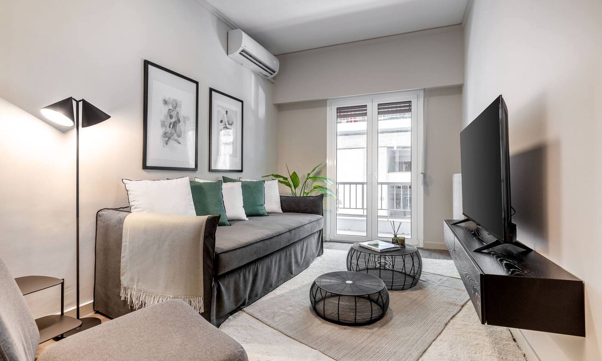Kypseli Apartment | Beehive Ground in Athens
