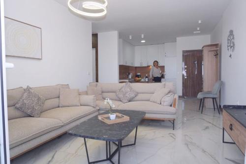 Burtaisi Apartment | Belvedere at Emerald Residence Bar