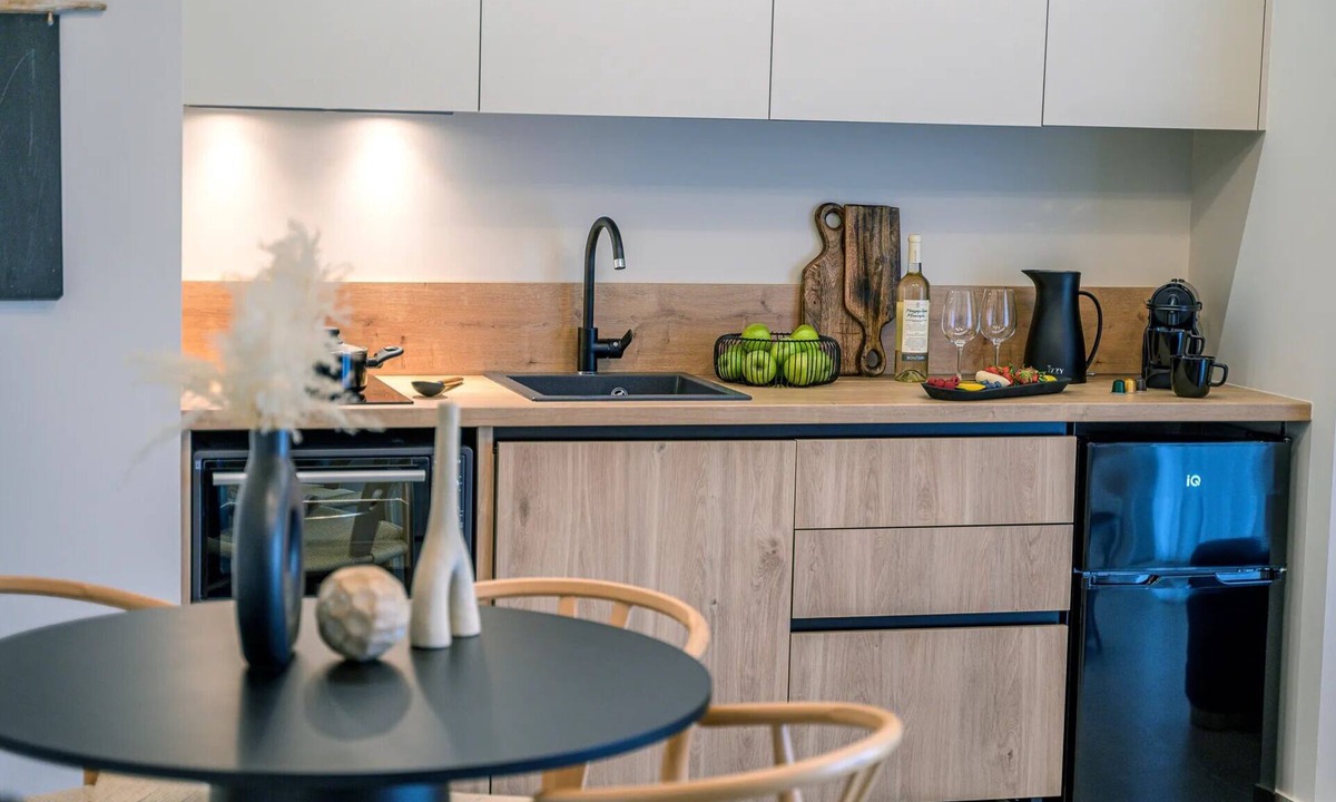 Volos City Centre Apartment | BH009 - C - Suite Volos
