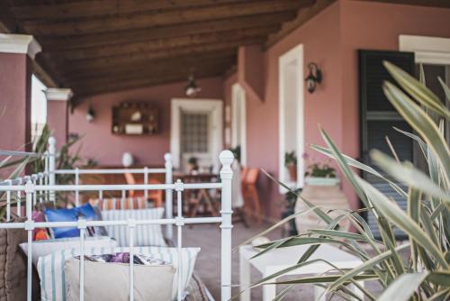 Dassia Villa | Birdsing Cottage